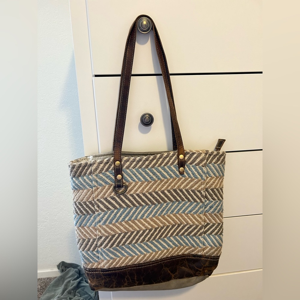 Myra tote